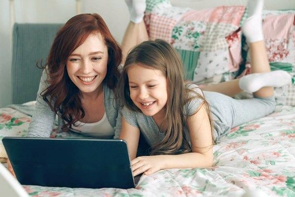 Social Media Age stamp